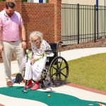 client minigolf rehabilitation in healing garden
